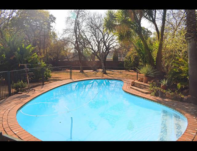 3 BEDROOM HOUSE FOR SALE IN MELROSE NORTH